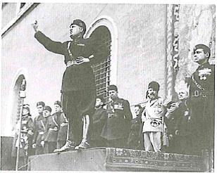 (בספר תמונה של הצאר ניקולאי השני, רוסיה, 1900 בקירוב ותמונה של משפה ענייה, רוסיה, 1900 בקירוב - היעזר במנחה)